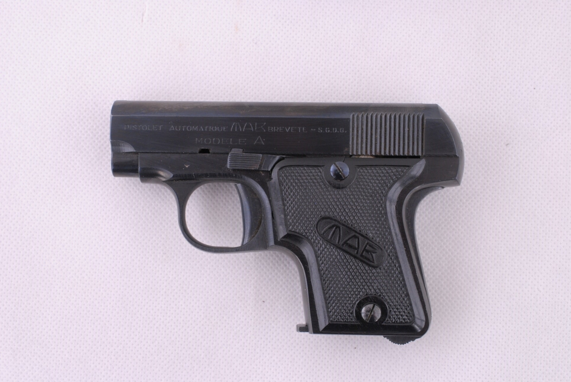 PISTOLET MAB A